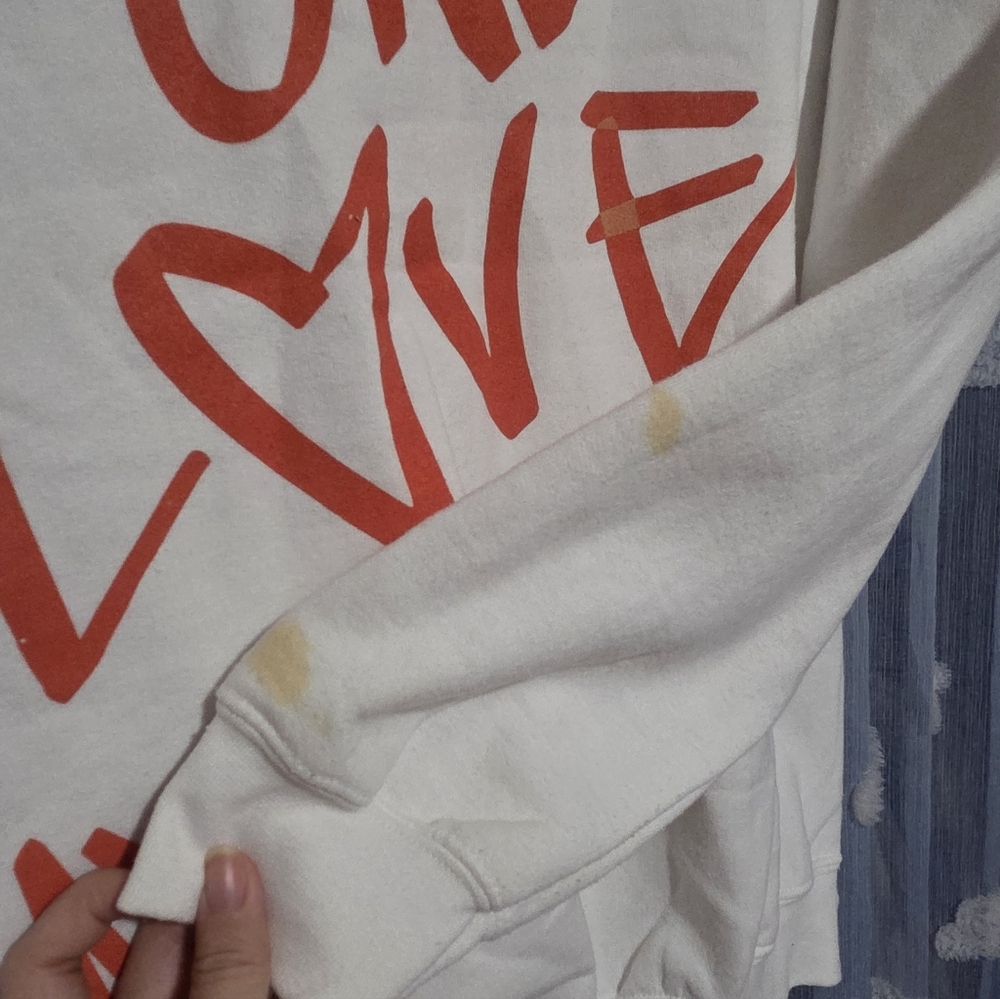 Ariana Grande One Love Manchester Sweatshirt - Picture 9 of 11
